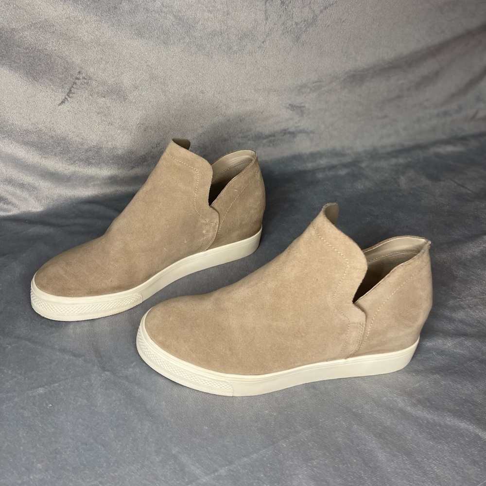 Steve Madden wedge slip-on